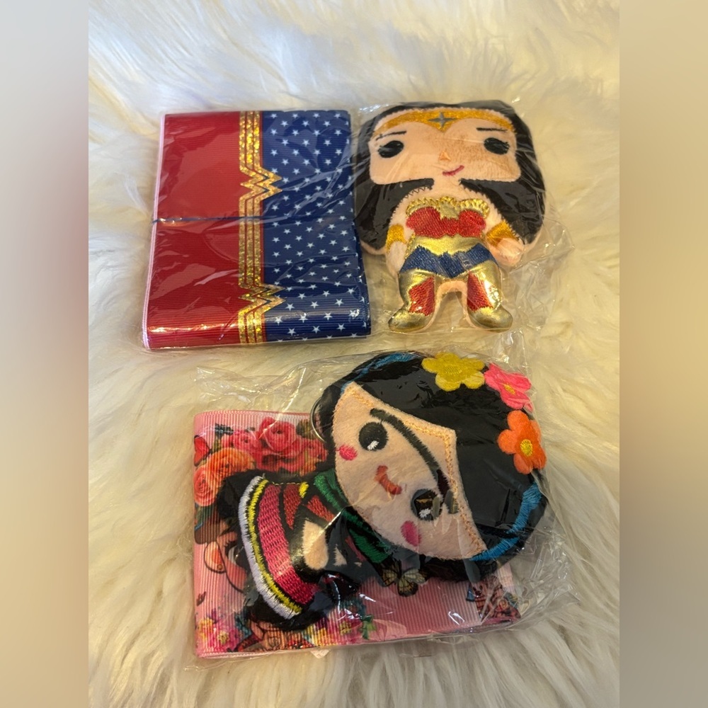 🩷🩷Wonder Woman and Frida Kahlo Plush Set ribbon🩷🩷BOX#B